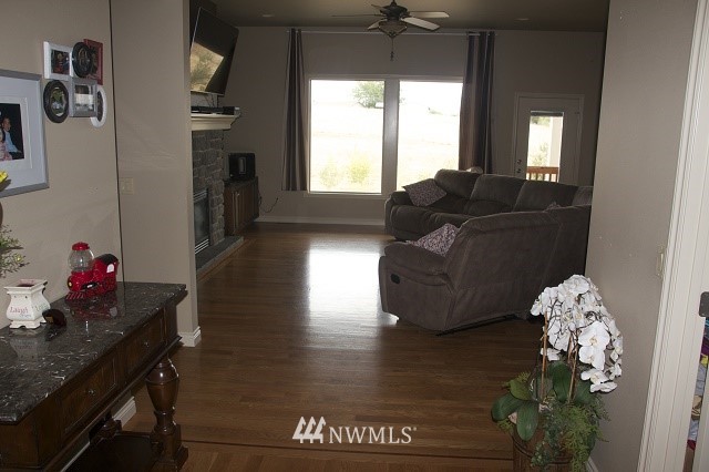 321 Lancaster Road Selah, WA 98942 - Photo 3 of 5