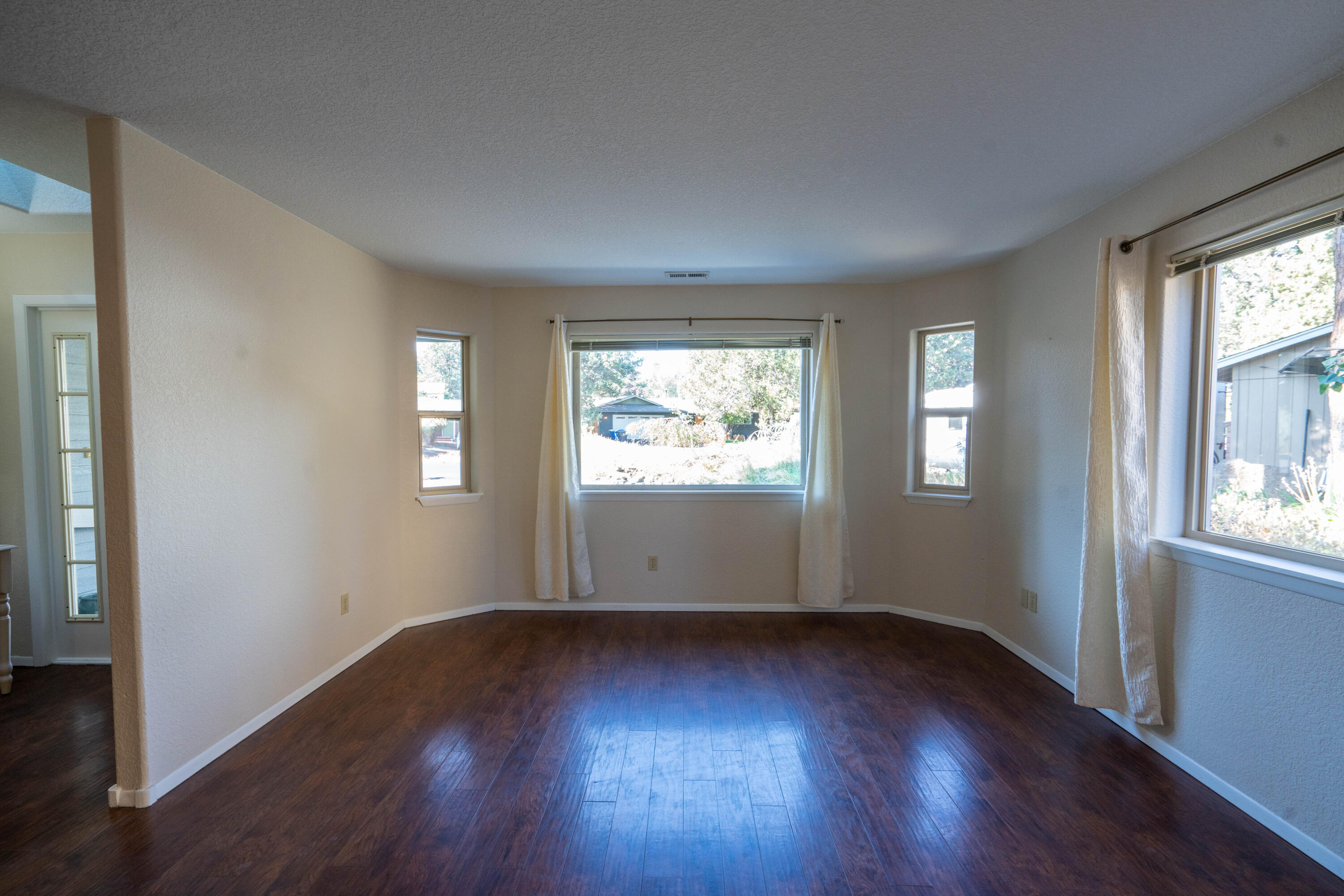 61148 Benham Road Bend, OR 97702 - Photo 4 of 48 DSC08379-HDR