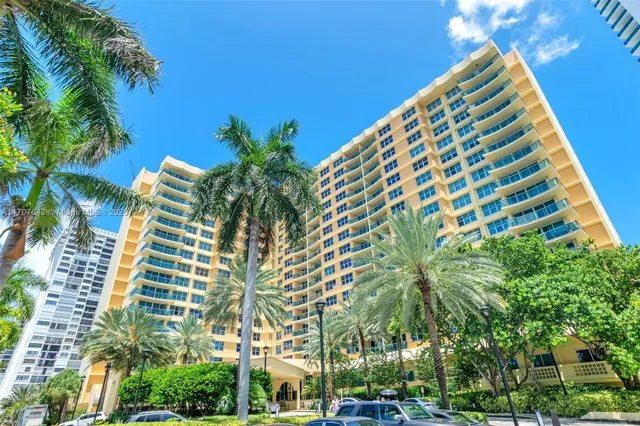 $3,000 | 2501 South Ocean Drive, Unit 809, Hollywood, FL 33019
