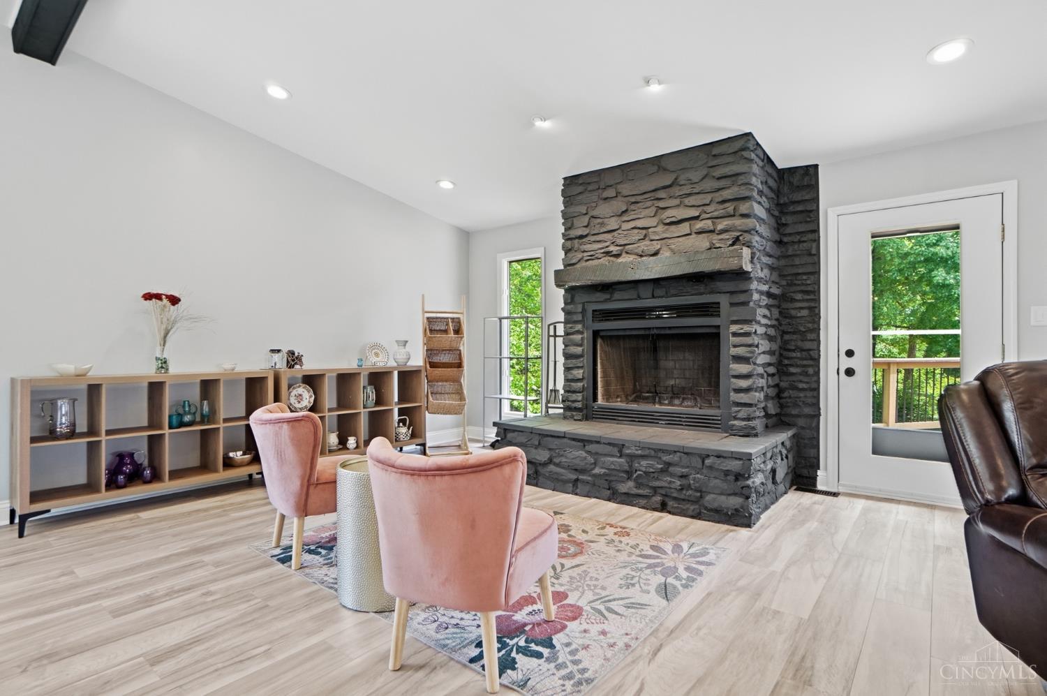 6594 Springdale Road Cincinnati, OH 45247 - Photo 16 of 57