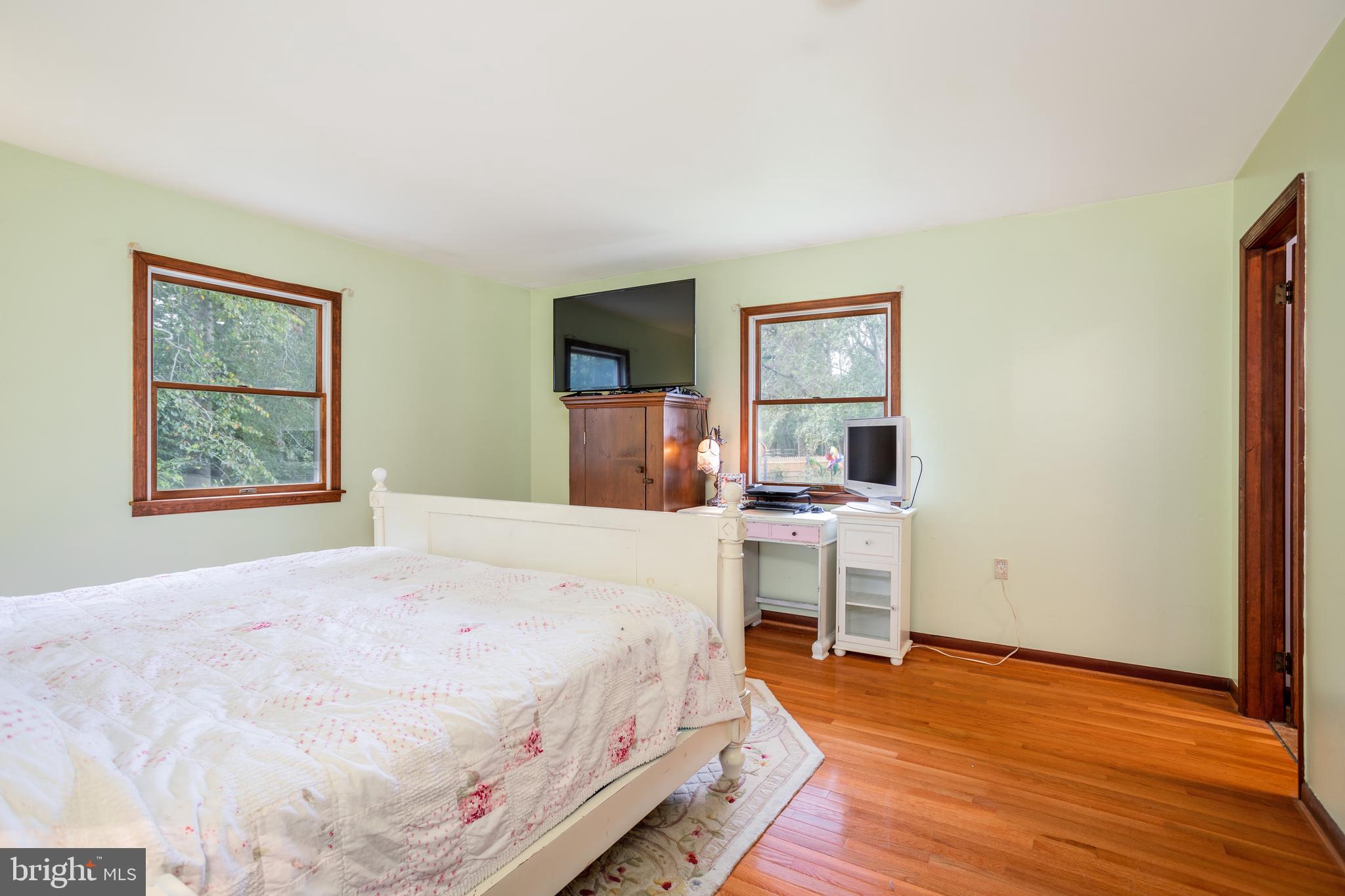 3365 Old Elk Neck Road Elkton, MD 21921 - Photo 10 of 21 Owner's suite with full bath and walk in closet