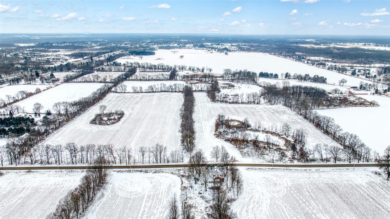 40 West Berry Road Jackson, MI 49201 - Photo 2 of 20