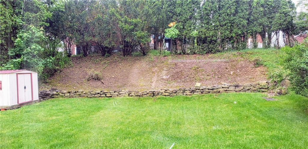 504 Highview Road Pittsburgh, PA 15234 - Photo 2 of 12 Flat partially fenced rear yard