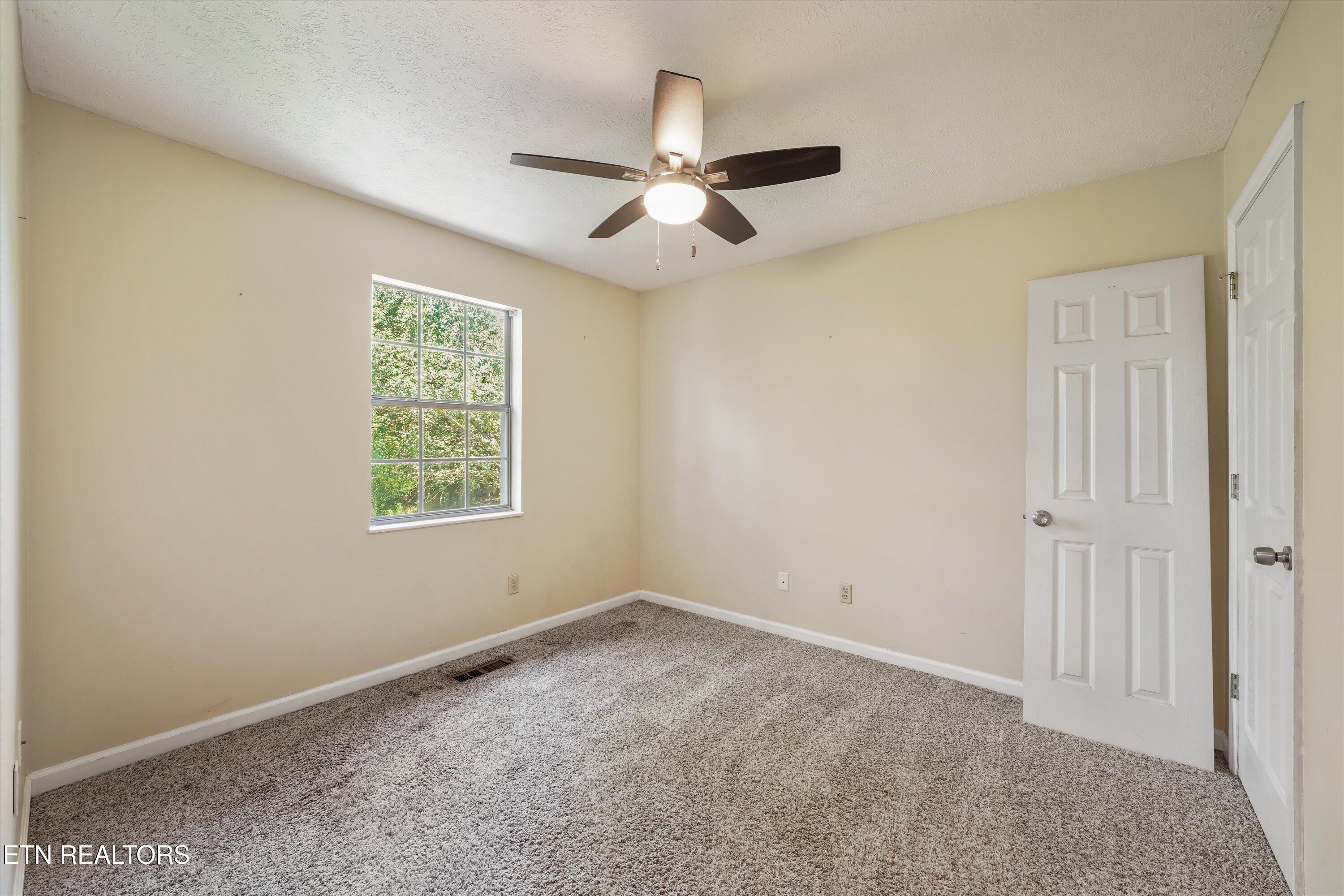 3701 Holgate Lane Powell, TN 37849 - Photo 19 of 38 21-3701 Holgate Ln 03