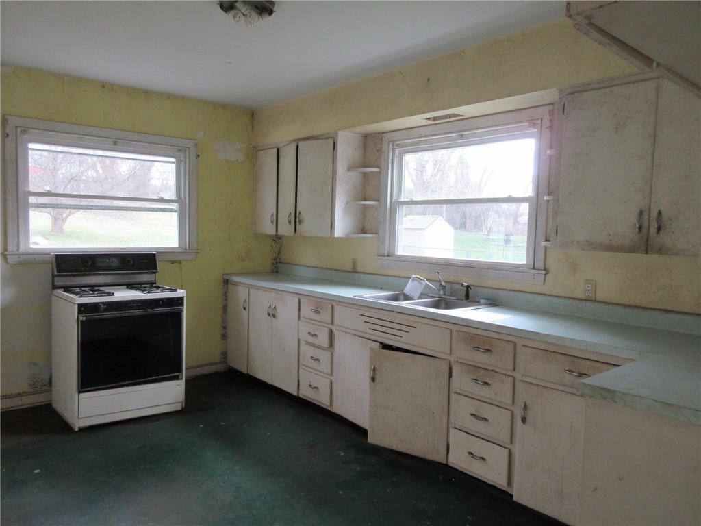 2914 South Bridge Road Washington, PA 15301 - Photo 7 of 19