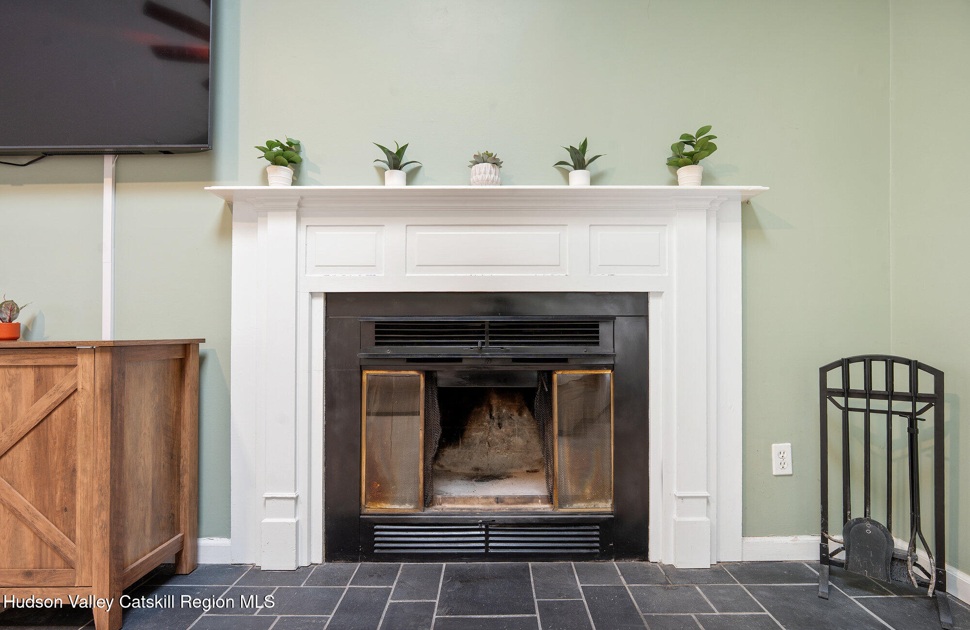 25 Old Farm Road Shokan, NY 12481 - Photo 11 of 22 a living room with furniture and a fireplace