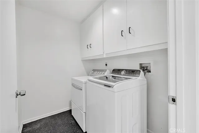 a view of a house with a trees