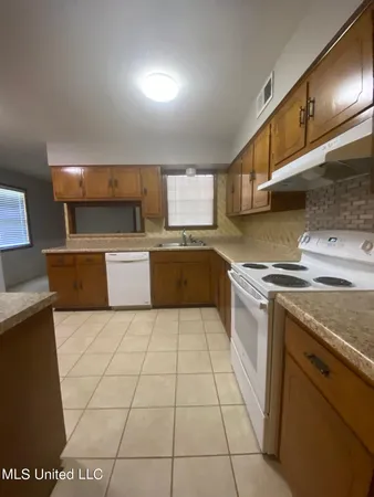 $1,895 | 144 Vaughn Lane, Olive Branch, MS 38654