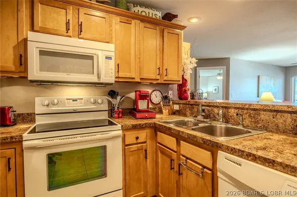 $344,900 | 245 Plaza Beach Road, Unit 3C, Camdenton, MO 65020