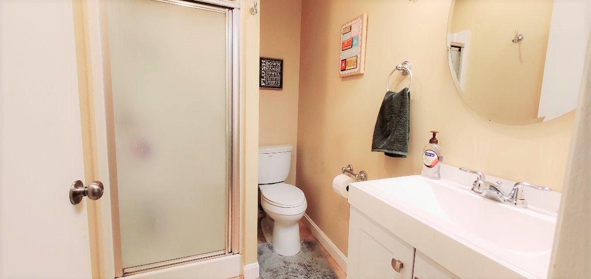 307 Ridgewood Drive Clinton, TN 37716 - Photo 15 of 30 Full bath