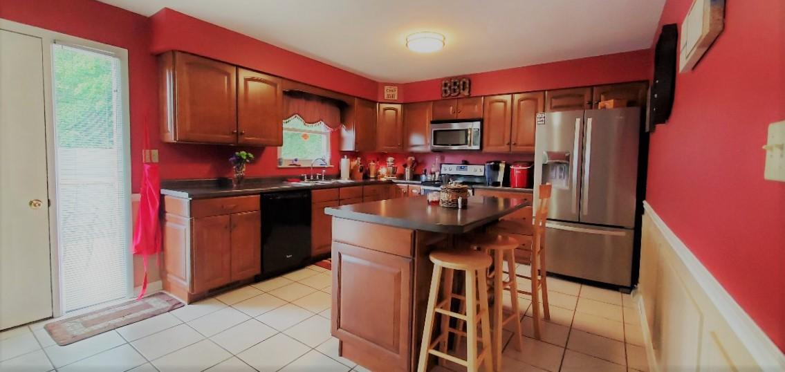 307 Ridgewood Drive Clinton, TN 37716 - Photo 7 of 30 Breakfast here!