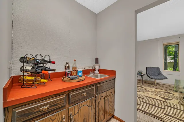 $395,000 | 1007 Windsor Drive, Shorewood, IL 60404