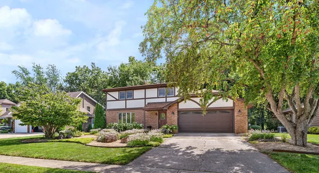 $395,000 | 1007 Windsor Drive, Shorewood, IL 60404