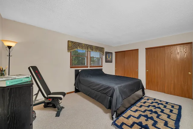 $395,000 | 1007 Windsor Drive, Shorewood, IL 60404