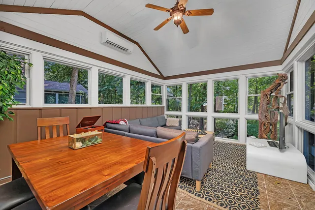 $395,000 | 1007 Windsor Drive, Shorewood, IL 60404