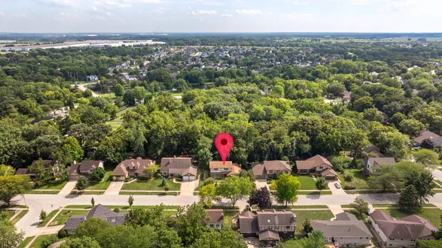 $395,000 | 1007 Windsor Drive, Shorewood, IL 60404