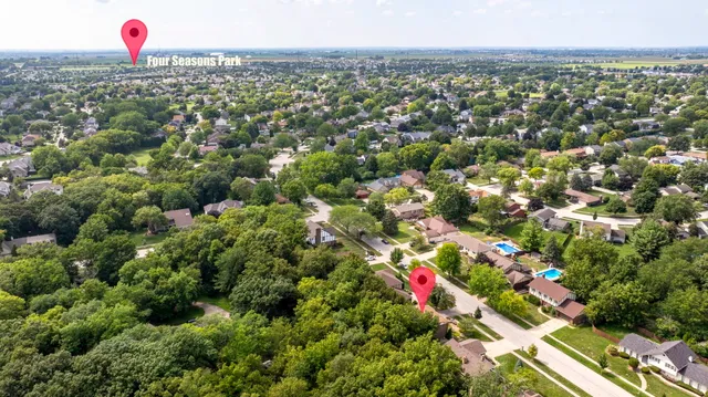 $395,000 | 1007 Windsor Drive, Shorewood, IL 60404
