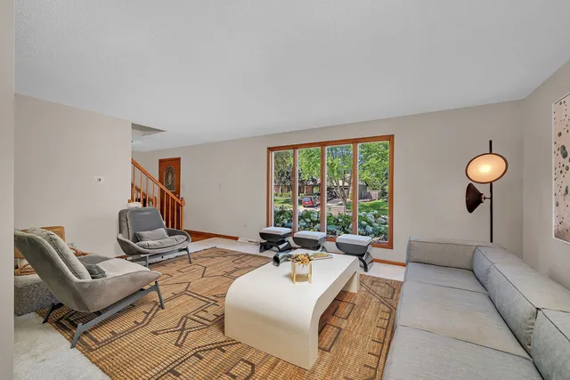 $395,000 | 1007 Windsor Drive, Shorewood, IL 60404