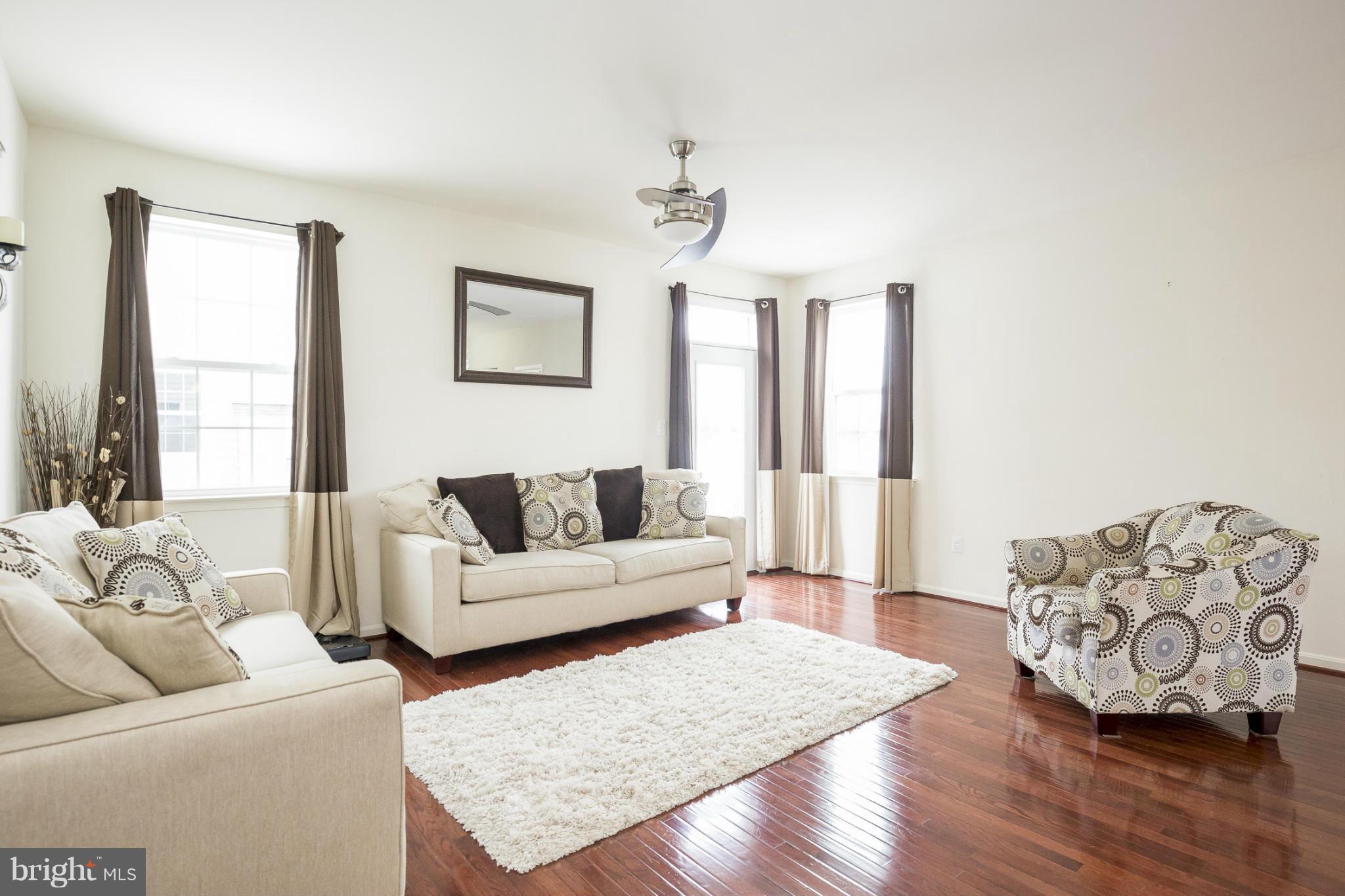 10016 Wellington Road Manassas, VA 20110 - Photo 11 of 28 Family Room