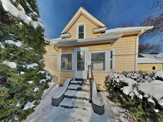 $1,895 | 1115 19th Avenue Northeast, Minneapolis, MN 55418