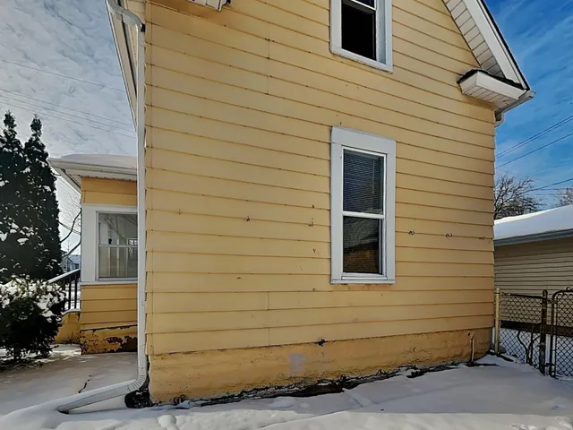 $1,895 | 1115 19th Avenue Northeast, Minneapolis, MN 55418