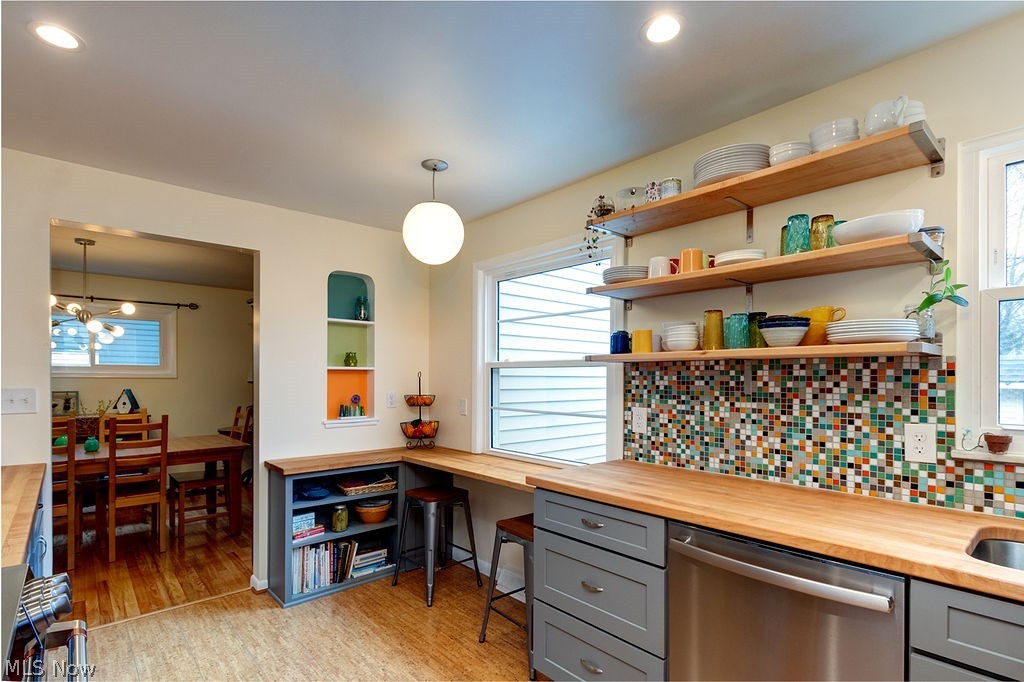 1544 Compton Road Cleveland, OH 44118 - Photo 9 of 31 Gallery Image 9