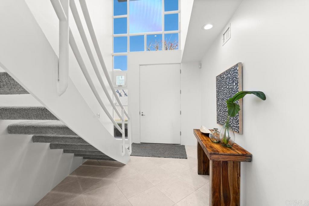 170 Solana Point Circle Solana Beach, CA 92075 - Photo 23 of 68 a view of entryway and hall