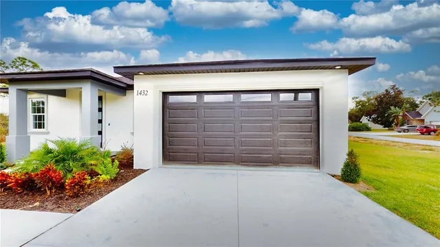 a front view of house with yard