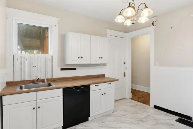 $1,800 | 98 Barrington Street, Unit 560, Rochester, NY 14607