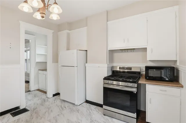 $1,800 | 98 Barrington Street, Unit 560, Rochester, NY 14607