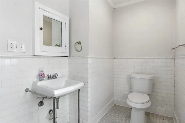 $1,800 | 98 Barrington Street, Unit 560, Rochester, NY 14607