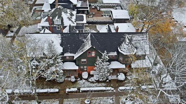 $1,800 | 98 Barrington Street, Unit 560, Rochester, NY 14607