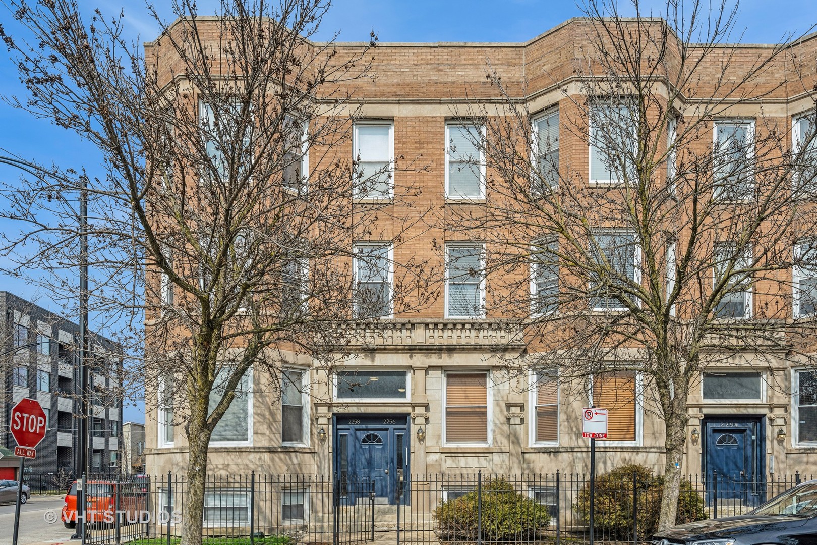 2256 West Adams Street, Unit G Chicago, IL 60612 - Photo 1 of 11 a front view of a building