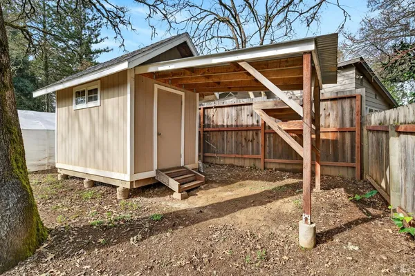 $570,000 | 1580 Glenwood Drive, Ukiah, CA 95482