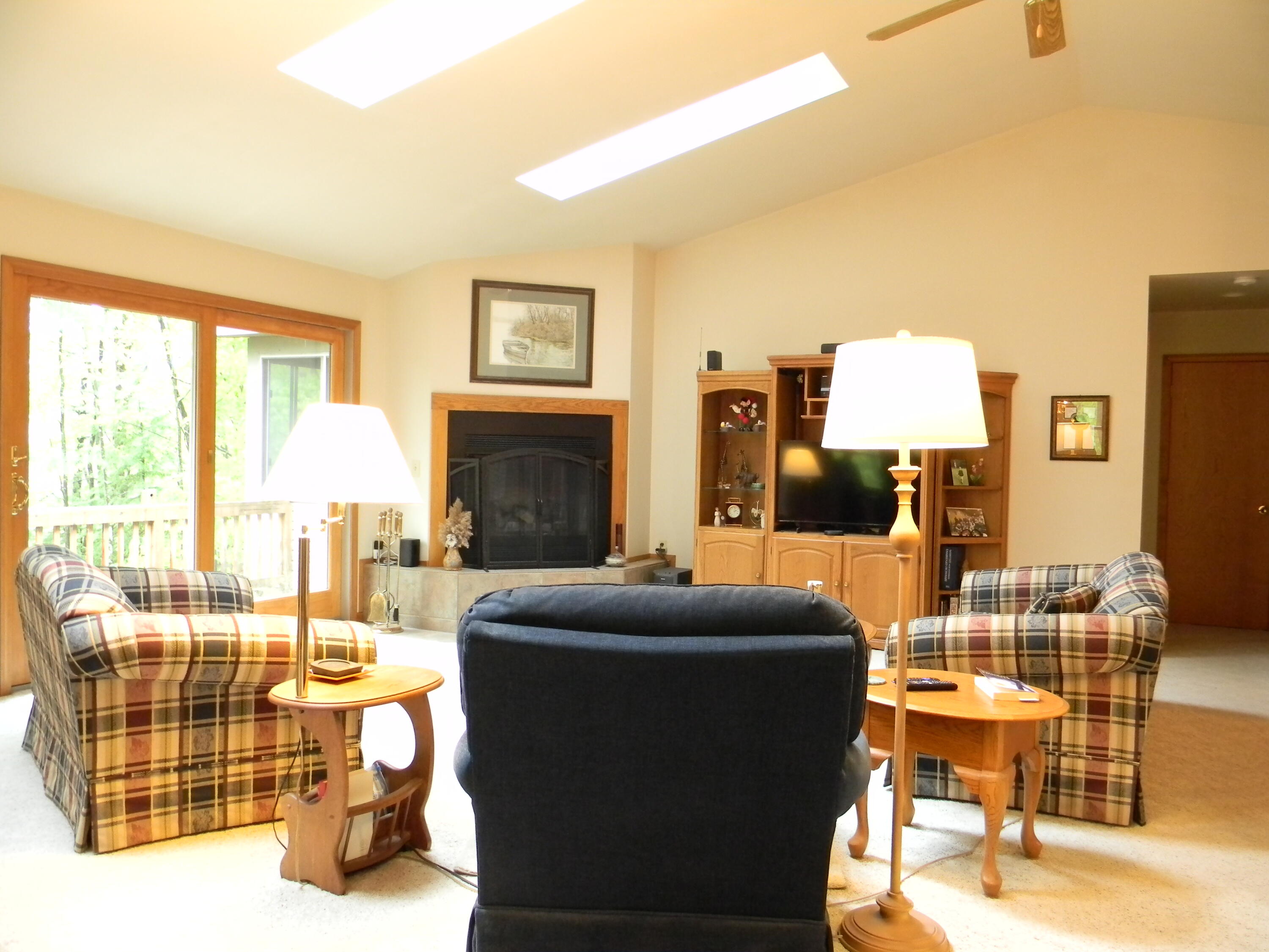6647 West Jackson Road Ludington, MI 49431 - Photo 16 of 37 Main Room