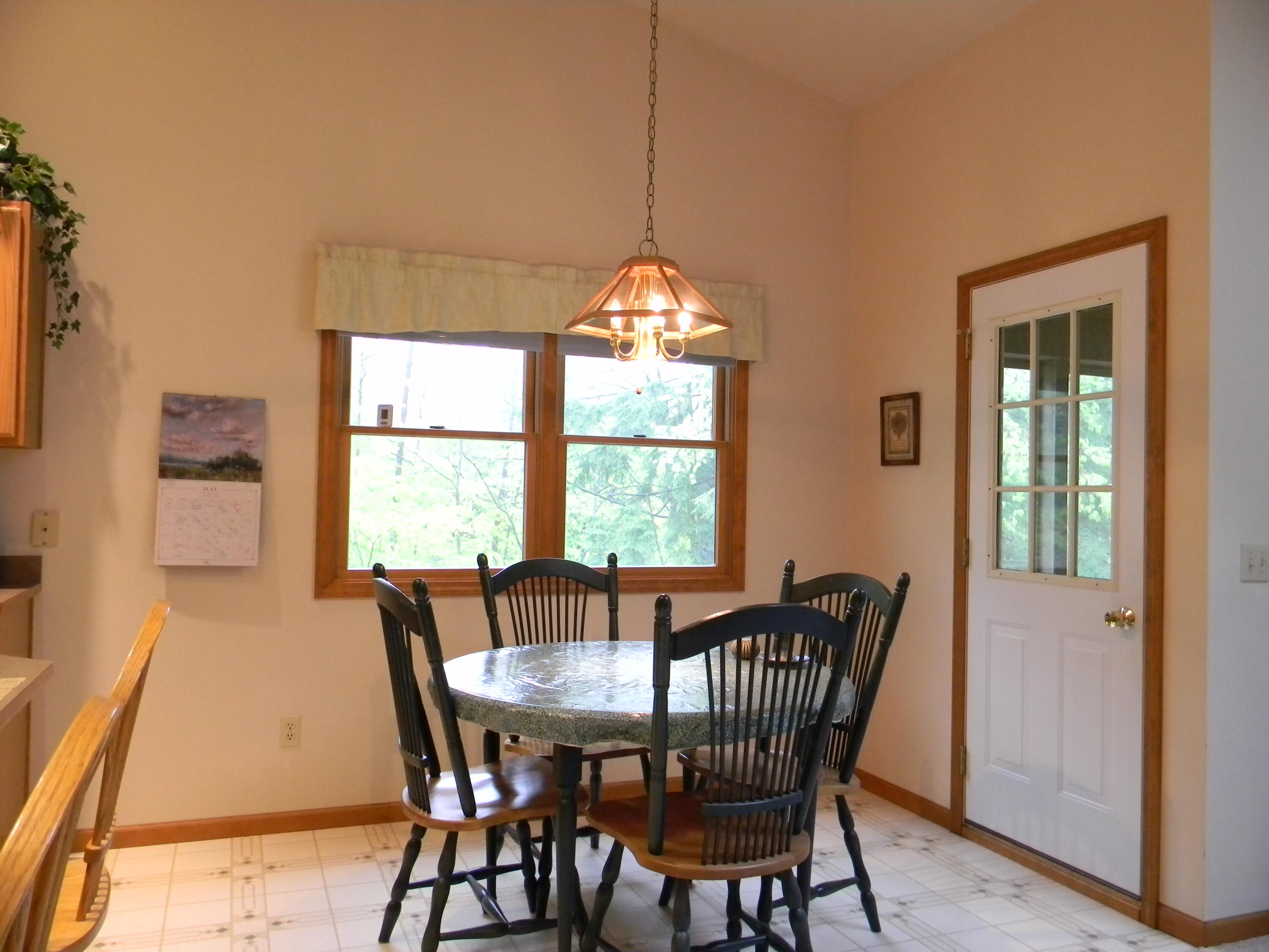 6647 West Jackson Road Ludington, MI 49431 - Photo 19 of 37 Dining Area