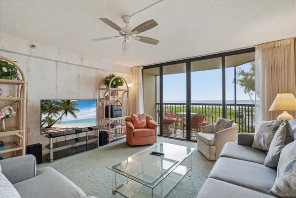 $5,000 | 5611 Gulf Of Mexico Drive, Unit 3, Longboat Key, FL 34228