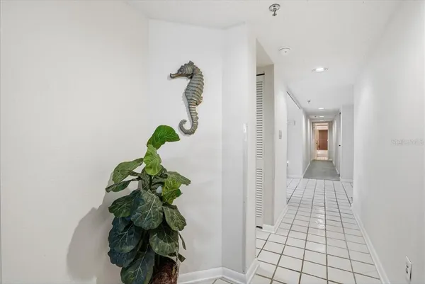$5,000 | 5611 Gulf Of Mexico Drive, Unit 3, Longboat Key, FL 34228
