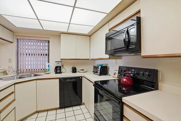 $5,000 | 5611 Gulf Of Mexico Drive, Unit 3, Longboat Key, FL 34228