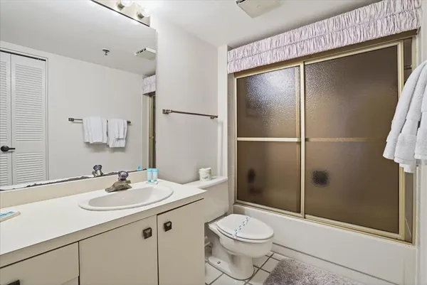 $5,000 | 5611 Gulf Of Mexico Drive, Unit 3, Longboat Key, FL 34228