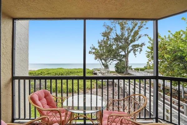 $5,000 | 5611 Gulf Of Mexico Drive, Unit 3, Longboat Key, FL 34228