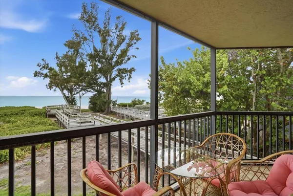 $5,000 | 5611 Gulf Of Mexico Drive, Unit 3, Longboat Key, FL 34228