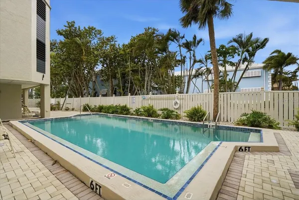 $5,000 | 5611 Gulf Of Mexico Drive, Unit 3, Longboat Key, FL 34228