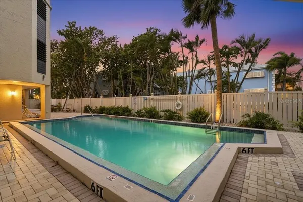 $5,000 | 5611 Gulf Of Mexico Drive, Unit 3, Longboat Key, FL 34228