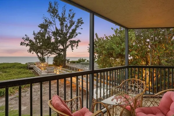$5,000 | 5611 Gulf Of Mexico Drive, Unit 3, Longboat Key, FL 34228