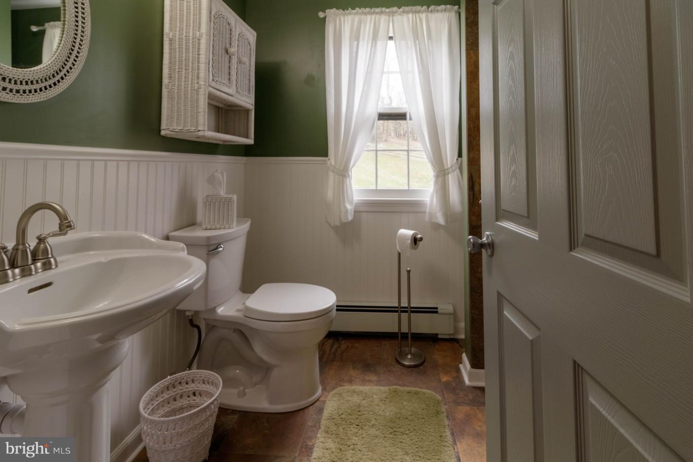 165 Accomac Road York, PA 17406 - Photo 14 of 30 Bath