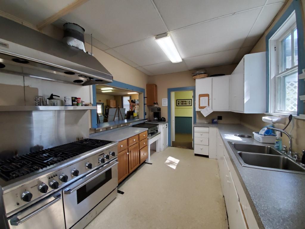12 Lakeview Road Boothbay Harbor, ME 04575 - Photo 5 of 12 5