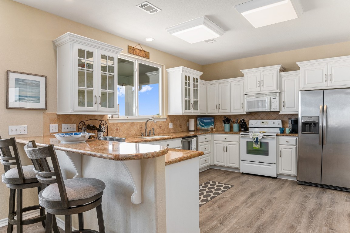 200 Mobile Crystal Beach, TX 77650 - Photo 11 of 49