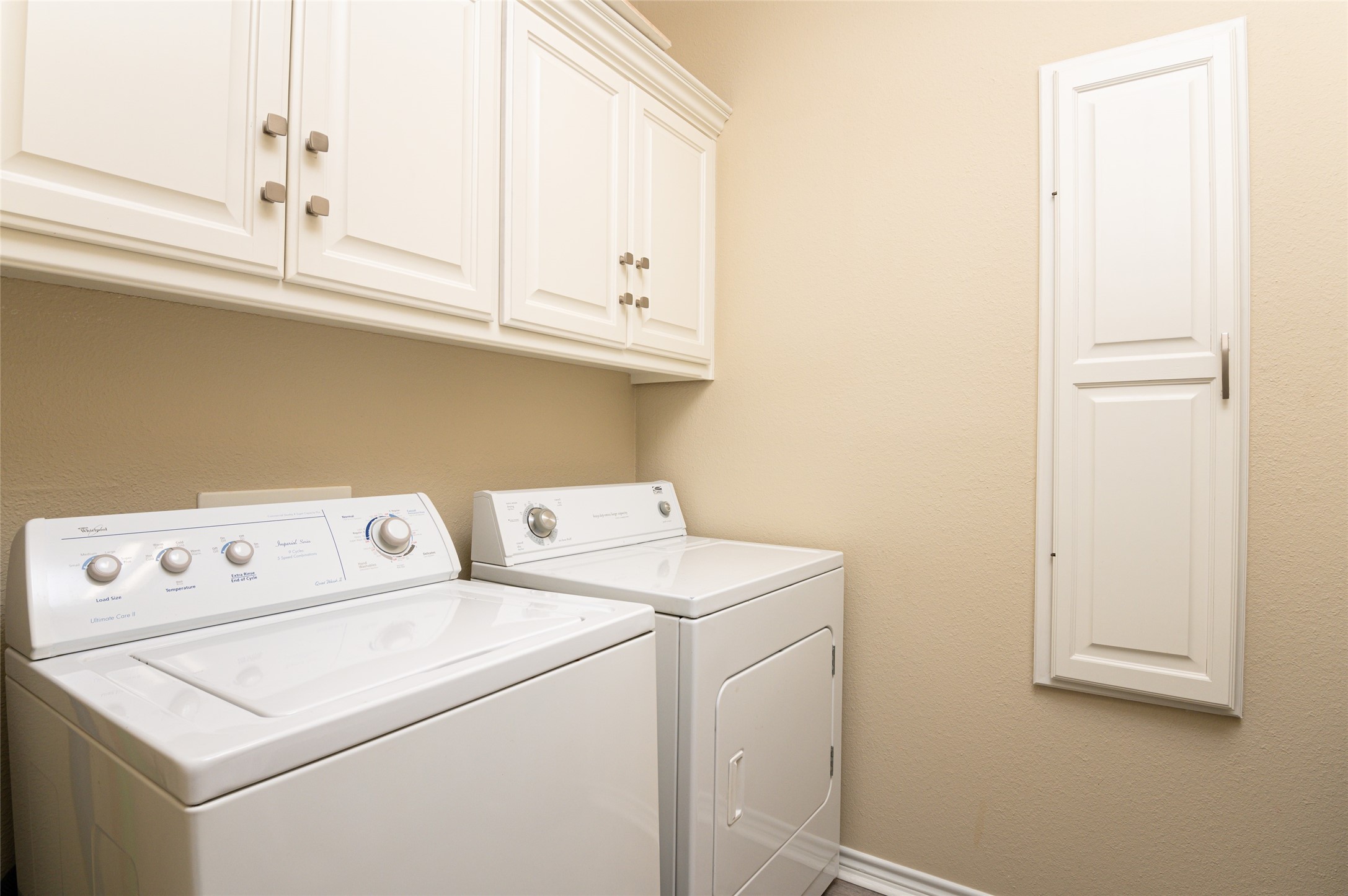 200 Mobile Crystal Beach, TX 77650 - Photo 20 of 49 a utility room with dryer and washer