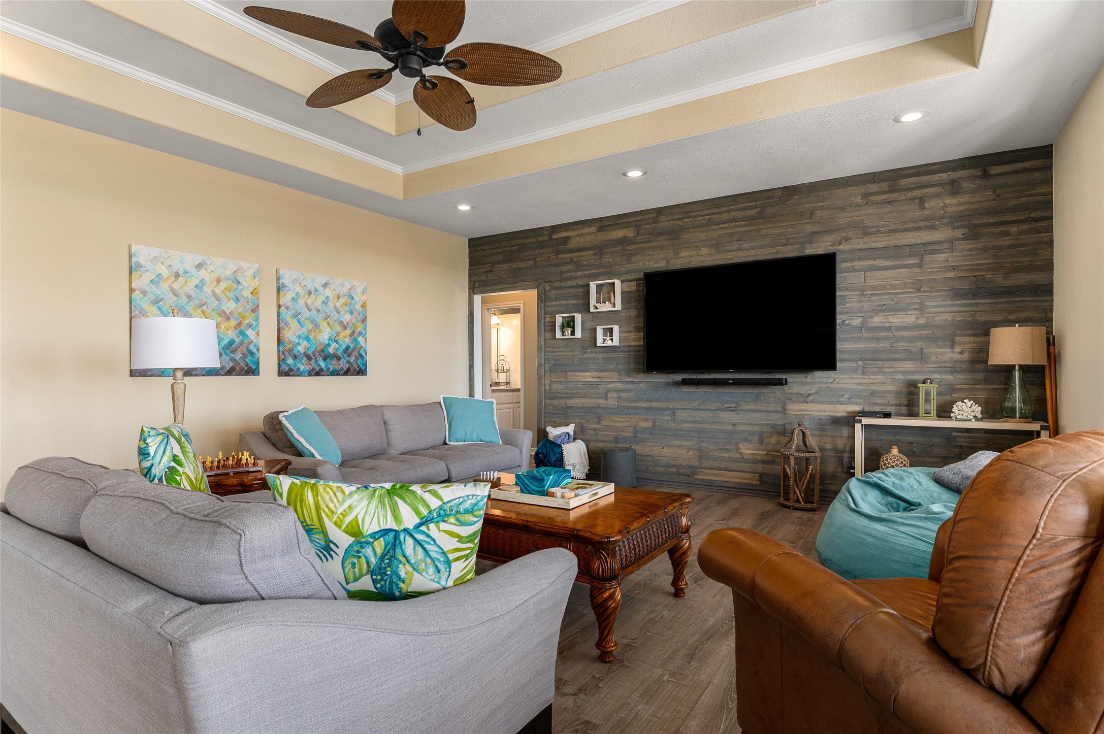 200 Mobile Crystal Beach, TX 77650 - Photo 23 of 49 a living room with furniture and a flat screen tv